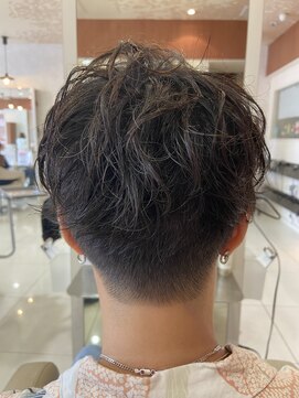 レイフィールド 滝の水店 レディースショートツーブロックウェットヘア