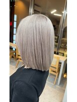 天神美容室 ぎゃうホワイト♪♪担当、小松尚生