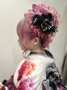 ヘアセットサロンエッジ(Edge) 二十歳の集いに編み込みカチューシャからのモリモリサイドアップ