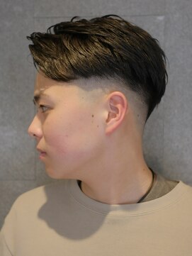 ピークアブー 原宿ハラカド(PEEK-A-BOO) フェードツーブロックメンズ爽やか清潔感サッカー