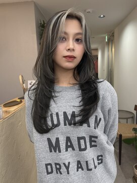 クイ(quii) ★海外バタフライレイヤーカット/ハイライトデザインカラー