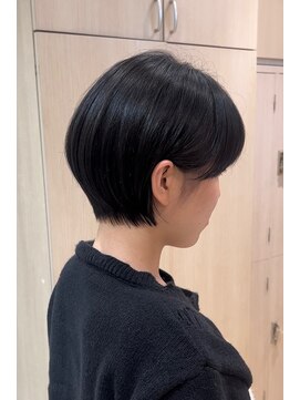 アッシュ 日吉店(Ash) ゆったりとした丸みのクビレショート