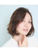 ミディアム・ローグラデーションボブ