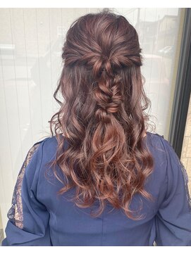 フィオーレ ヘアデザイン(FIORE hair design) ハーフアップ　編みおろし