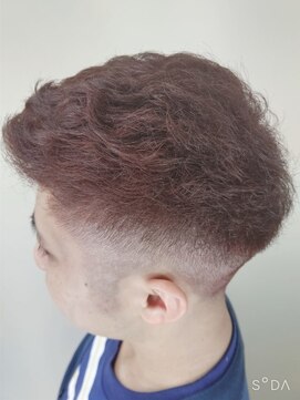 ウィット アンド ラファム Wit &La Famme くせ毛を生かしたフェードカット