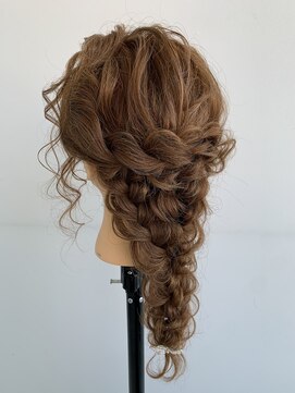 アヴソリューク(Absoluk) 編みおろしアレンジ