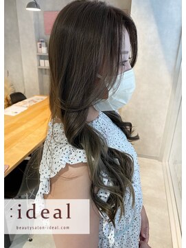 アイディール(:ideal) 赤みをおさえたフォギーベージュ×インナーカラー