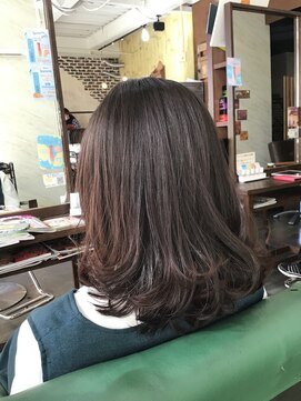 ビューティアンドスパ ガガ(GAGA) 巻き・縛り・ダウンスタイルに最適なミディアムスタイル