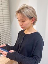 アテナ(ATENA) 耳掛けショートボブ