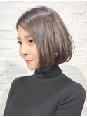 大人ショートカットウェットヘアオリーブベージュデザインカラー