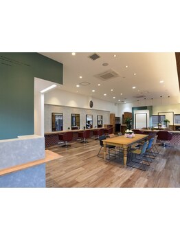 周りを気にせず過ごせる空間をご提供◎アットホームな雰囲気で親しみやすいスタッフがお出迎え致します。