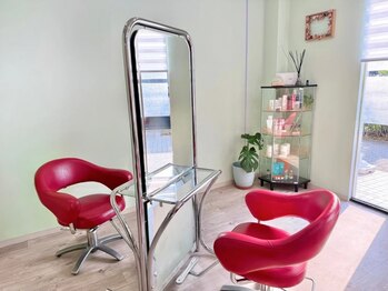 エーサロン(Aサロン)の写真/根本染め（3cm以内）￥2750/全体染め￥3300と、圧倒的な通いやすさが魅力！オプションも各￥550でご用意◎