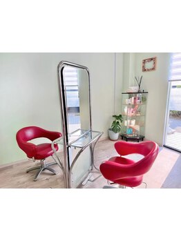 根本染め（3cm以内）\2750/全体染め\3300と、圧倒的な通いやすさが魅力！オプションも各\550でご用意◎