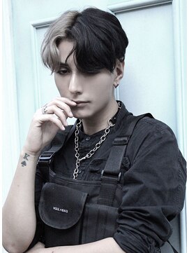 ジジバイワースホワイル(jiji by WORTH WHILE) 刈り上げセンターパートサーフカールフェザーパーママレットヘア