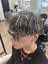 ブロウ(BLOW) ツイスパ+ホワイトハイライト