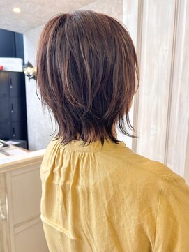 キャアリー(Caary) 福山市Caaryウルフミディアムレイヤー似合わせハッシュカット