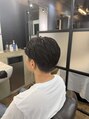 クロムトウキョウ ザ バーバー 新宿本店(CHROM TOKYO the Barber) センターパート×フェザーパーマ