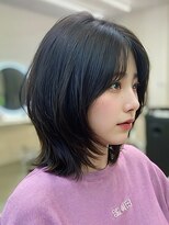 アンド ティグル クマモト(&.TIGRE KUMAMOTO)&nbsp;暗髪ウルフ/ミディアムレイヤー/艶髪