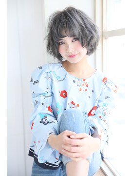 マドゥー(Madu) ダブルカラーボブ