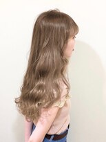 ジーナ 渋谷駅前(Zina)&nbsp;【Zina　渋谷】ぶりーりなしフォギーベージュ×フリンジウェーブ