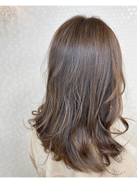 ヘアーアンドメイク ドレス(DRESS) オレンジ色消し　アッシュグレージュ