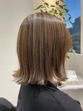 エミュスト(Emuest) 透明感くすみベージュ