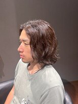 ビーダンディー(Bee dandy) ビジネスマン 結びロングヘア ナチュラルパーマ 刈り上げなし