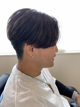 ダリアヘアー ミュウズ(Dahlia hair mieuxs) ツーブロック・センター・ハイライト