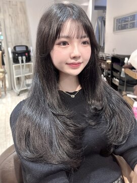 レイラバイアフロート 吉祥寺(Lila by afloat) 内巻きワンカール/レイヤーロング/ぱっつん前髪/小顔ヘア