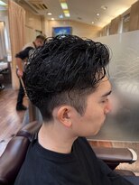 銀座マツナガ 浅草店&nbsp;毛流れパーマツーブロック刈り上げ黒髪ビジネス