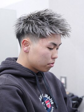 スラッシュ(SLASH) ツイストパーマ/短髪/ホワイトメッシュ/スキンフェード/姫路