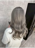 セミロング/グレージュ/ハイトーン/巻き髪