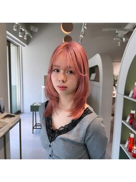 ムーム(Momb) ハイトーンレイヤーカット