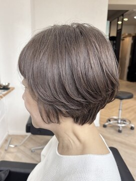ハーツ(Heart's) ショート×白髪ぼかしカラー　　ハイライト30代40代50代60代
