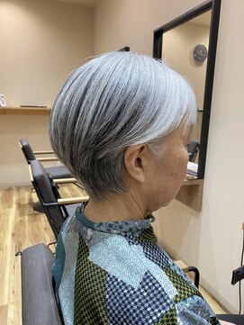 アンディヘア アオキジマ(ANDY HAIR aokijima) 上品グレイヘア*ショートスタイル