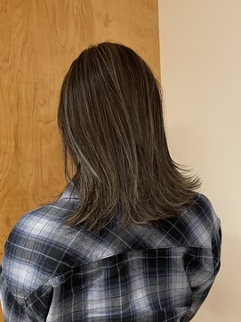 リノア 鵠沼海岸(LINOA) 透明感ハイライトカラー×ストレートミディアム