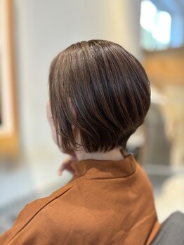 バンビ(BAMBI)の写真/【大人女性の似合わせカット】髪質や骨格を見極めあなただけのスタイルを◎ご自宅での再現性もご提案♪