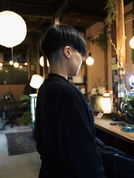 床の間 刈り上げハンサムショート