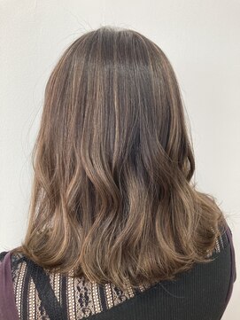 ヘッズ 本八幡店(HEADS) ハイライト ベージュ HEADS 市川 学割 イルミナ