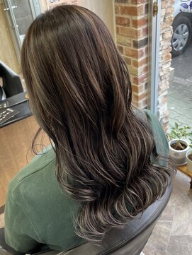 トレフル 東岸和田店(Trefle) 20代30代大人可愛い外国人風ハイライトグレージュロングウルフ