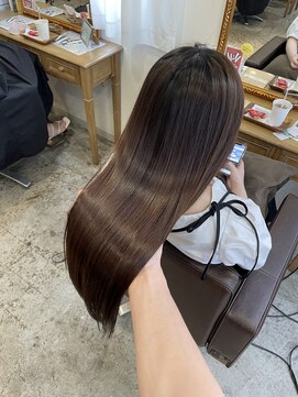 シェノン 西梅田(CHAINON) グレーベージュ/レイヤーカット/黒髪/前髪パーマ