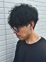 ヒュイル バイ ニアウ(Hwyl by Niau)&nbsp;メンズマッシュパーマ波巻スパイラルパーマニュアンスパーマ眉毛