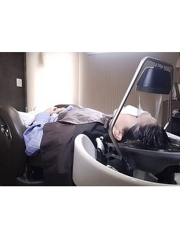 【圧倒的人気】ヘアケア＆副交感神経にスイッチ★全身ポカポカの新感覚スパ”頭浸浴”髪も根元も健やかに。