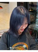 寒色系のカラーは肌を白く見せてくれます♪