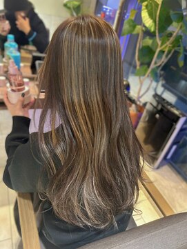 ヘアリゾート粋 ティガ 池袋店(tiga) 立体感ハイライト/デザインカラー/艶髪ロング