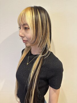モクベル(mokbell) ハイトーン艶髪ストレート