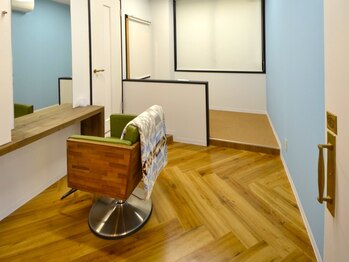 ライフ(LIFE.)の写真/完全個室ルームで、お子様連れのお客様も心ゆくままにお過ごしいただけます。駐車場完備◎