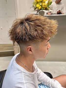 ファルベ(Farbe) フェザー/サーフカール/センターパート/波巻きツイスパ