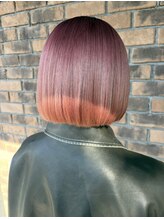 ニナル(Ninal)&nbsp;ボブピンク光に当たるとグラデーションっぽく見えるのもオススメ