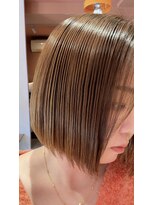 ミア(Mia)&nbsp;【30-40代】乾かすだけでまとまる 艶ストレートボブ